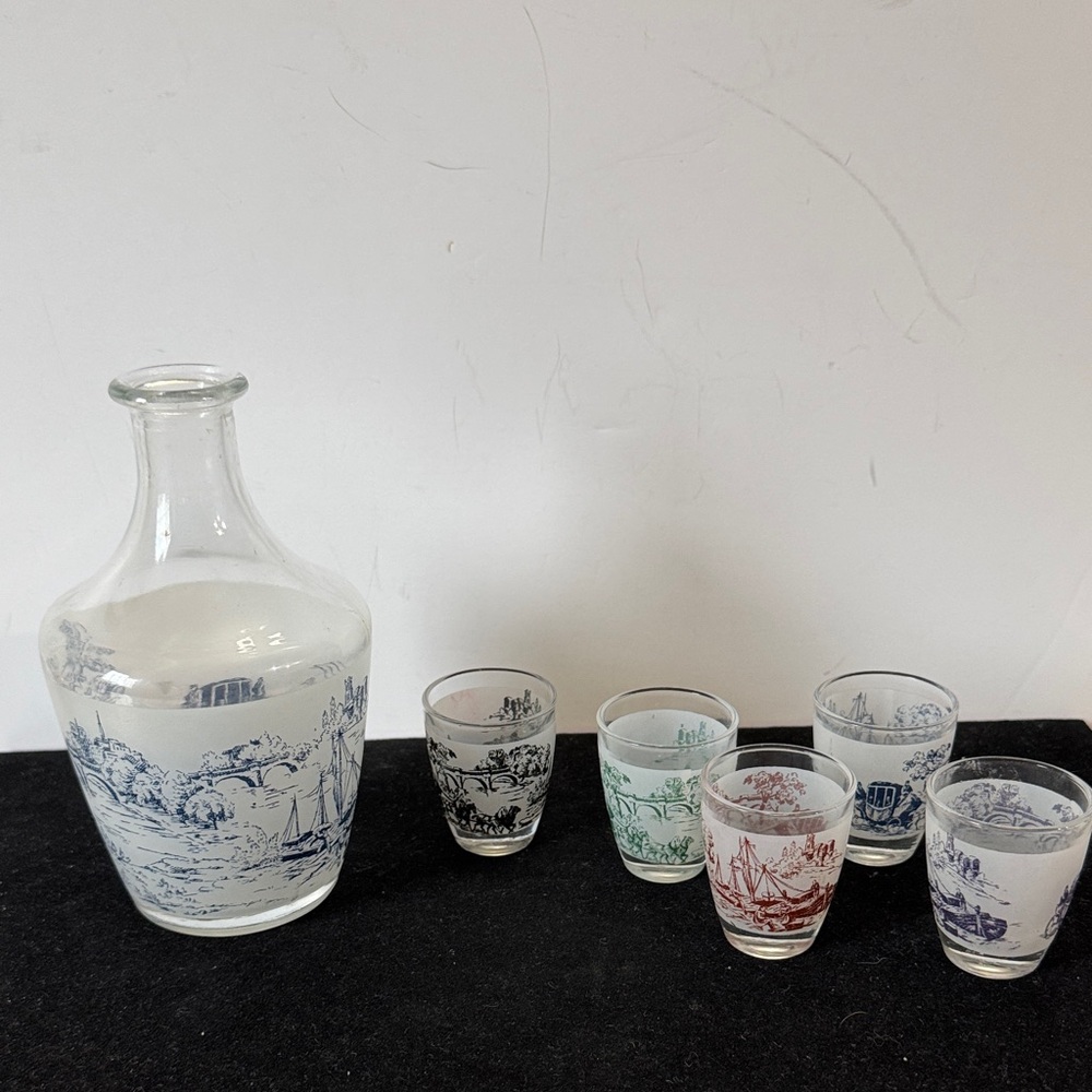 Vintage 1950’s Verrerie Cristallerie D'Arques French Country decanter set.